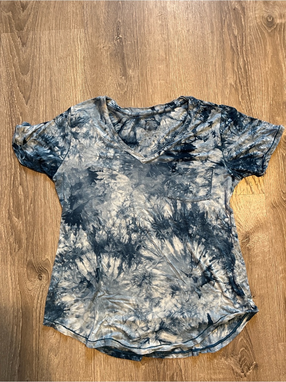 Tie-Dye V-Neck Pocket Tee - Navy/Cream
